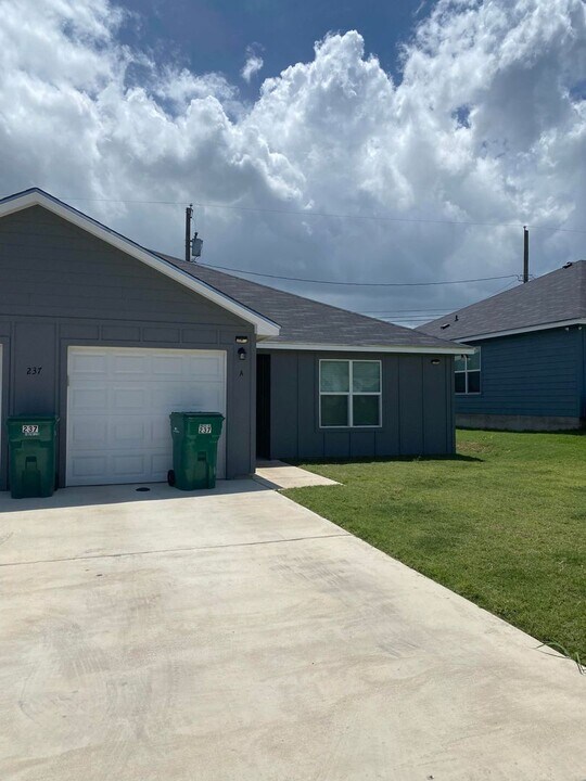 237 N Mary Jo Dr in Harker Heights, TX - Building Photo