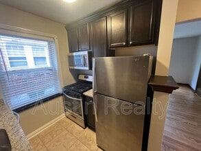 1035 Claytonia Terrace in Richmond Heights, MO - Building Photo - Building Photo