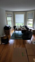64 Kimbark Rd, Unit #2 in Riverside, IL - Foto de edificio - Building Photo