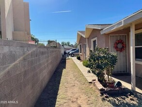 33 E Ruth Ave in Phoenix, AZ - Building Photo - Building Photo