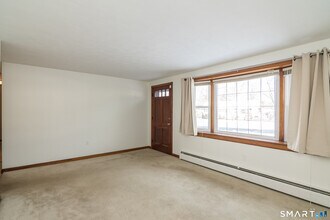 17 Howard St in Enfield, CT - Building Photo - Building Photo