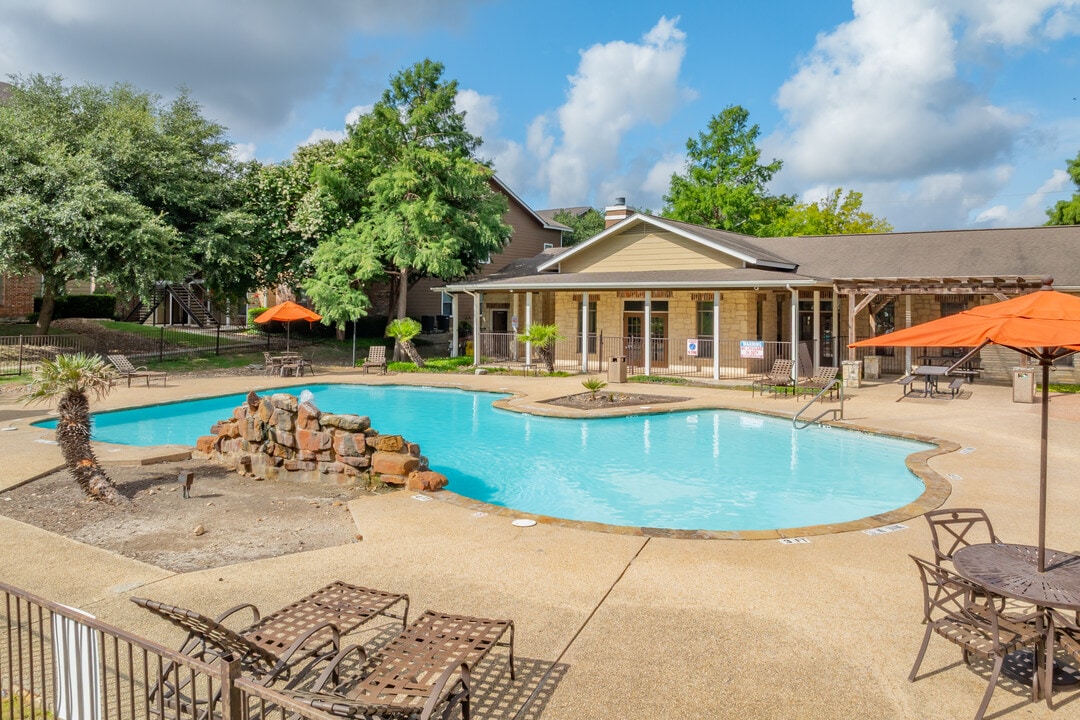 The Villages at Lost Creek in San Antonio, TX - Foto de edificio