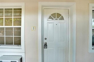 1717 NE 12th St in Fort Lauderdale, FL - Building Photo - Building Photo
