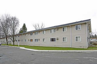 Windmill Pointe Apartments in Armada, MI - Foto de edificio - Building Photo