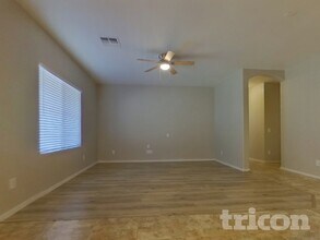 7044 W Branham Ln in Phoenix, AZ - Building Photo - Building Photo