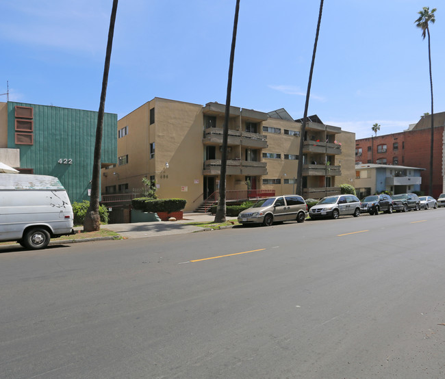 St Tropez Apartments in Los Angeles, CA - Building Photo - Building Photo