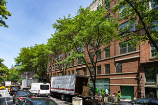 Kimberly Condominiums in New York, NY - Building Photo - Building Photo