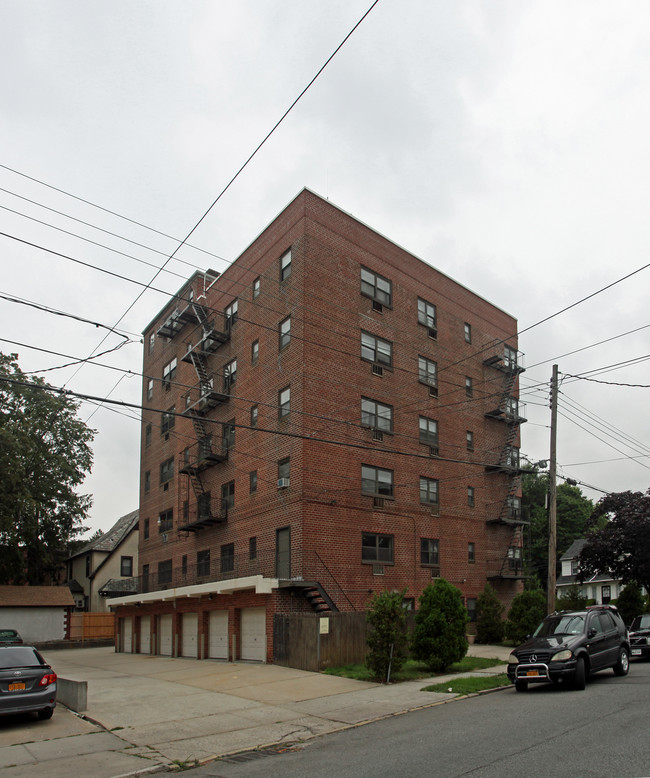 170-40 Henley Rd in Jamaica, NY - Building Photo - Building Photo