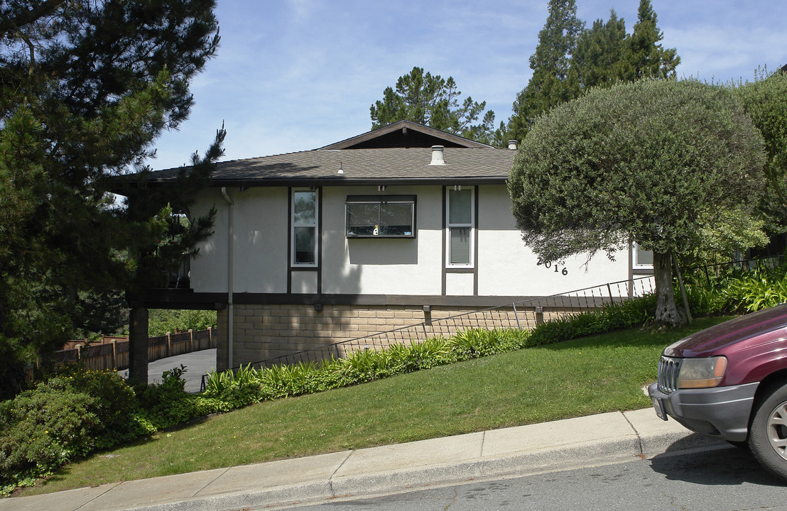 2016 Ascot Dr in Moraga, CA - Foto de edificio