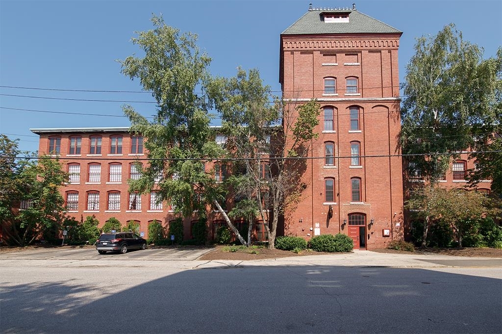 470 Silver St in Manchester, NH - Building Photo