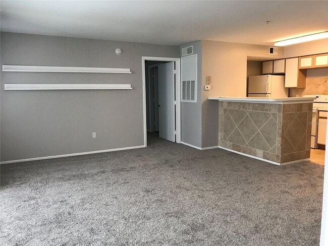 2209 Antigua Pl, Unit 815 in Kissimmee, FL - Building Photo - Building Photo