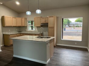220 Dalehurst Dr in San Antonio, TX - Building Photo - Building Photo
