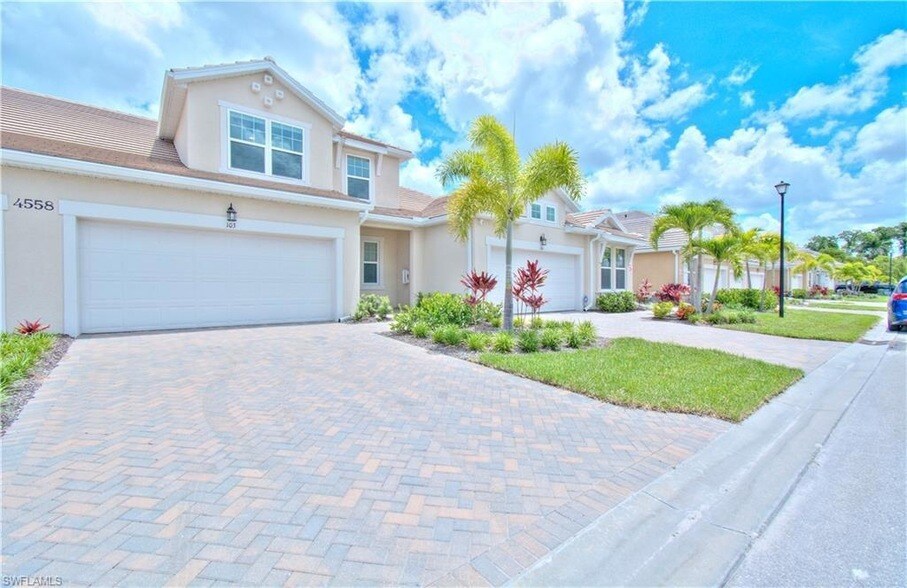 4558 Arboretum Cir in Naples, FL - Building Photo