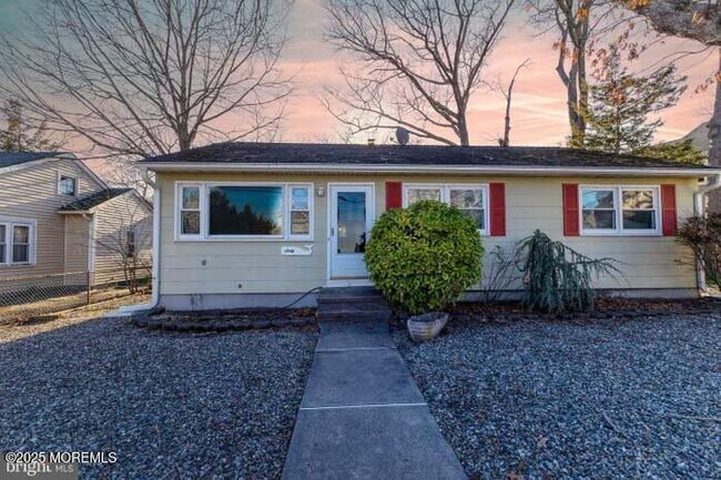 60 Edwards Rd in Brick, NJ - Building Photo - Building Photo