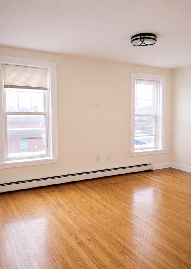 753 Broadway in Kingston, NY - Building Photo - Building Photo