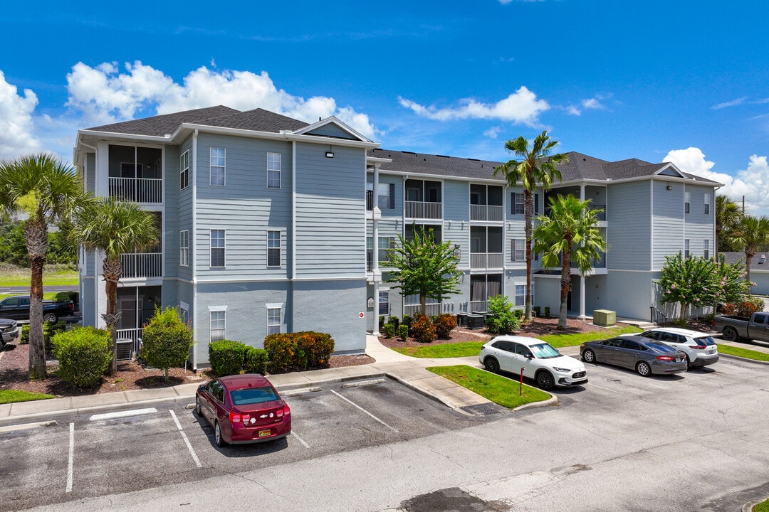 Summerhill Apartments in Titusville, FL - Foto de edificio