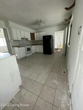 5012 Abbeydale Ct in Okolona, KY - Building Photo - Building Photo