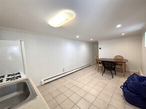 19 Minnesota Ave-Unit -Ground in Long Beach, NY - Building Photo - Building Photo