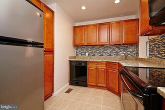 2983 S Columbus St in Arlington, VA - Foto de edificio - Building Photo