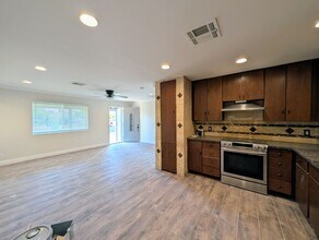 13208 W Tuckey Ln in Glendale, AZ - Building Photo - Building Photo