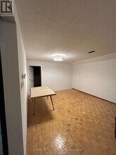 1402 Kingston Rd in Toronto, ON - Building Photo - Building Photo