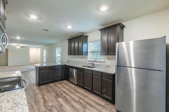 136 Allington Cir in Jarrell, TX - Building Photo - Building Photo