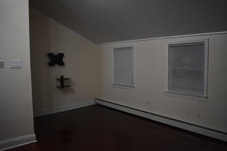 129 Bradstreet Ave, Unit 3 in Revere, MA - Foto de edificio - Building Photo