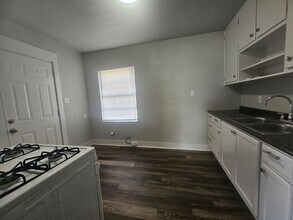 1311 Fred St in El Campo, TX - Building Photo - Building Photo