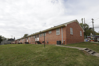 Limestone Courts in Gaffney, SC - Building Photo - Building Photo