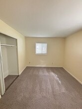 402 S Dodson Dr in Urbana, IL - Building Photo - Building Photo