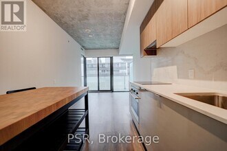 161 Roehampton Ave in Toronto, ON - Building Photo - Building Photo