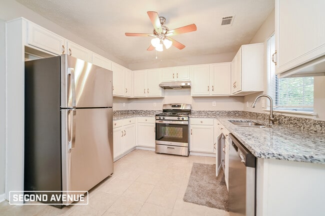 174 Deerfield Dr in Jonesboro, GA - Building Photo - Building Photo