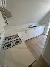 27 Strathcona Ave S in Hamilton, ON - Building Photo - Building Photo