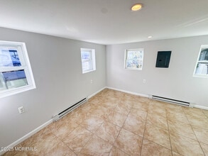 4 Via Ripa Wy in Sea Bright, NJ - Building Photo - Building Photo