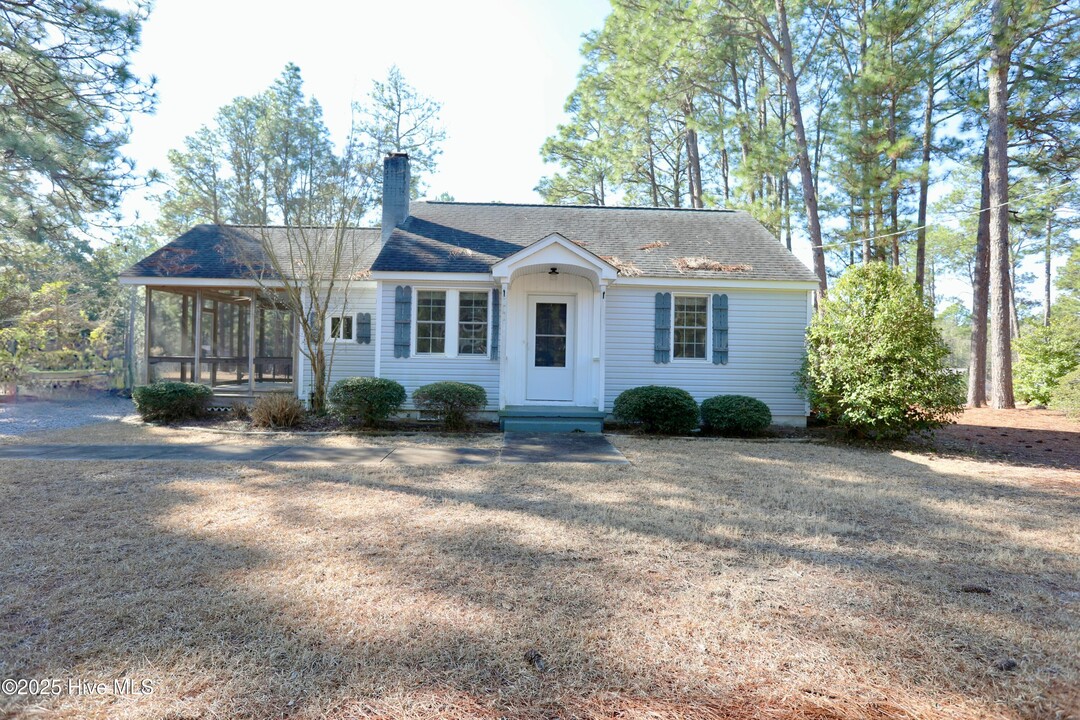 270 W Philadelphia Ave in Pinebluff, NC - Building Photo