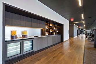 159 NE 6th St in Miami, FL - Foto de edificio - Building Photo