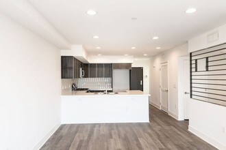 748 Wilcox Ave in Los Angeles, CA - Building Photo - Building Photo