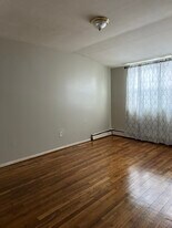 18637 140th Ave in Springfield Gardens, NY - Building Photo