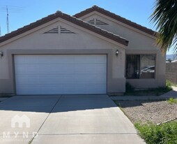 611 E Pacific Dr in Avondale, AZ - Building Photo