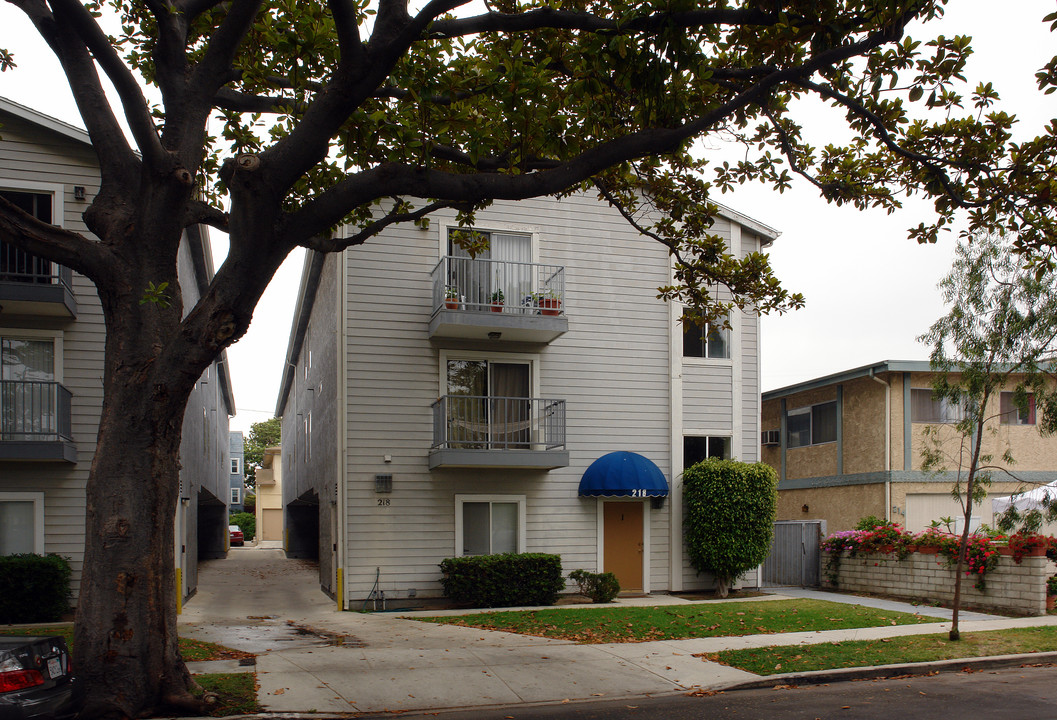 216-218 Virginia St in El Segundo, CA - Building Photo