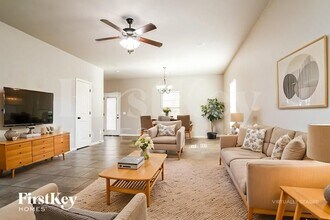 12016 Garden Ct in Oklahoma City, OK - Foto de edificio - Building Photo