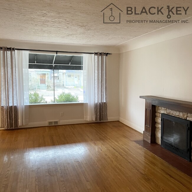 564 Queens Ave in London, ON - Building Photo - Building Photo