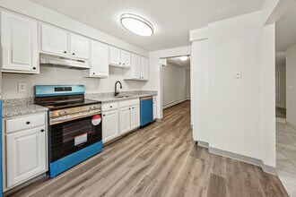 74 Nutmeg Dr in Meriden, CT - Building Photo - Building Photo