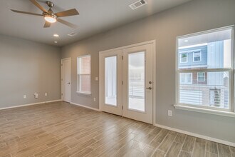Hog Trough Luxury Townhomes of Fayetteville in Fayetteville, AR - Building Photo - Building Photo