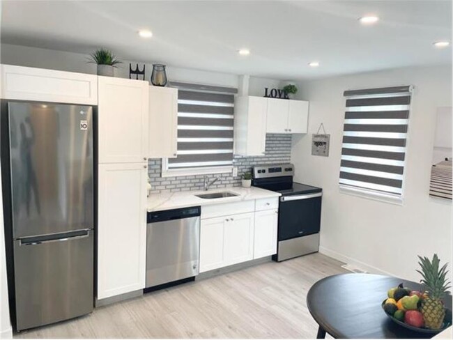 438 Whittier Ave W in Winnipeg, MB - Building Photo - Building Photo