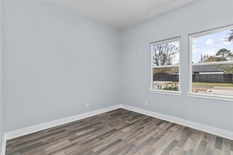 1010 Junell St in Houston, TX - Building Photo - Building Photo