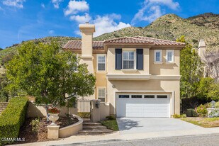 6103 Deerhill Rd in Oak Park, CA - Building Photo