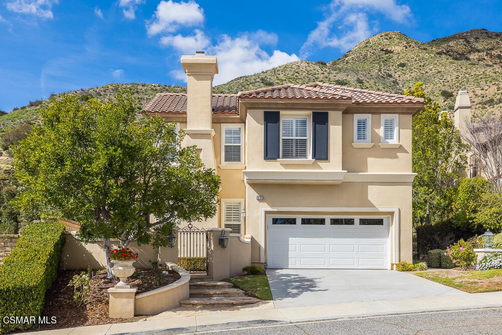 6103 Deerhill Rd in Oak Park, CA - Building Photo