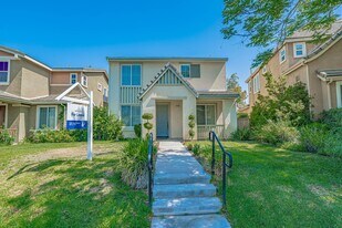 27505 N Weeping Willow Dr in Santa Clarita, CA - Building Photo