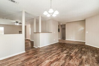 17803 Villa Way Dr in Spring, TX - Building Photo - Building Photo